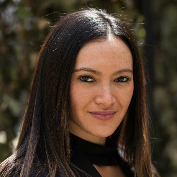 Claudia Espinosa Headshot