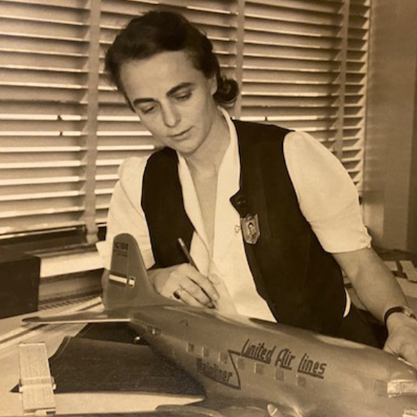 Isabel Ebel Headshot