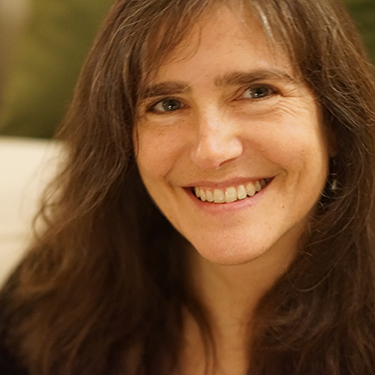 Liz Fanning Headshot